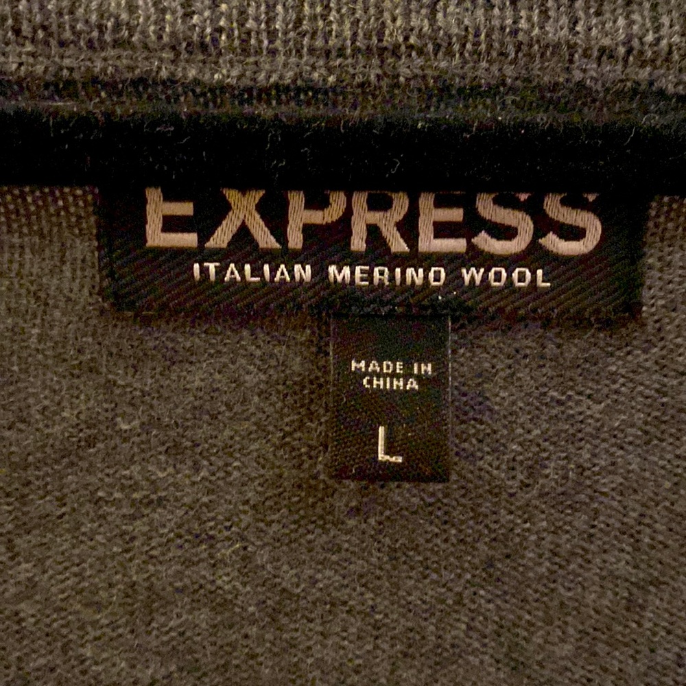 Express Sweater - L - Picture 2 of 2